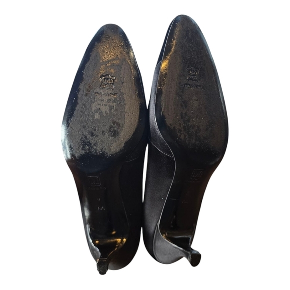 Bruno Magli Couture Italian Black Velvet Satin Kitten Heel Pump Narrow 8AA - Picture 7 of 12